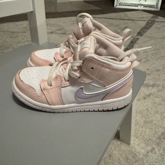 Jordan 1 mid toddler shoes - Picture 3 of 6